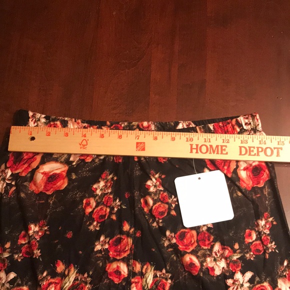 Buttery Soft Leggings NWT!! - Picture 6 of 6